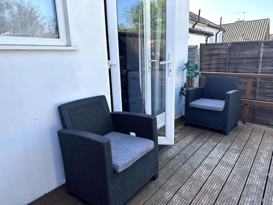 Spacious Holiday Home Near Tube Station - By Starlet Stays London Bagian luar foto